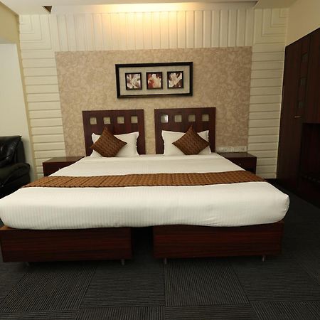 Quaint Suites Hotel & Banquet Mumbai Bagian luar foto