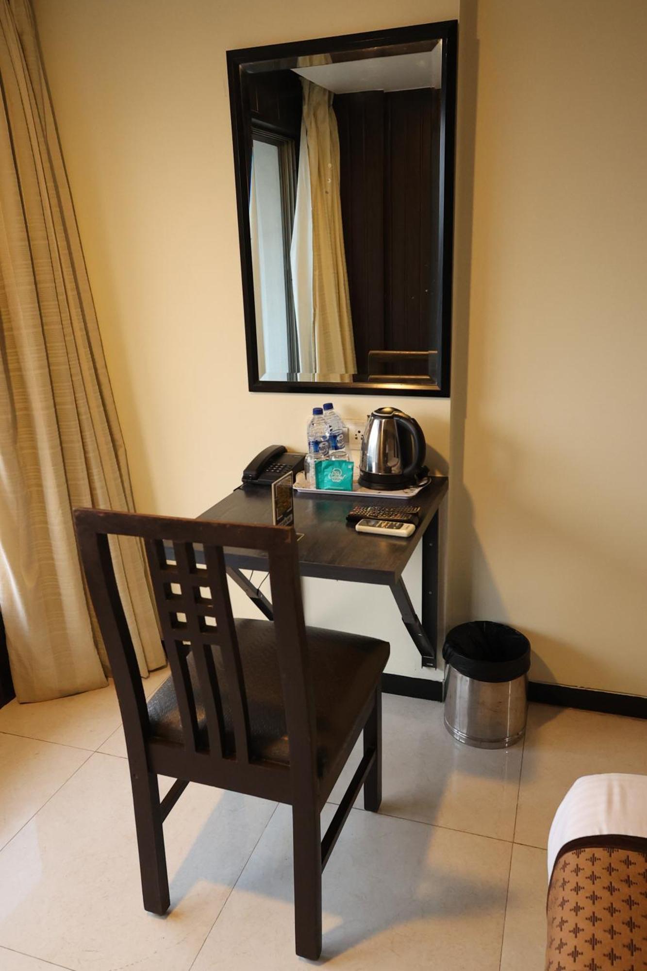 Quaint Suites Hotel & Banquet Mumbai Bagian luar foto