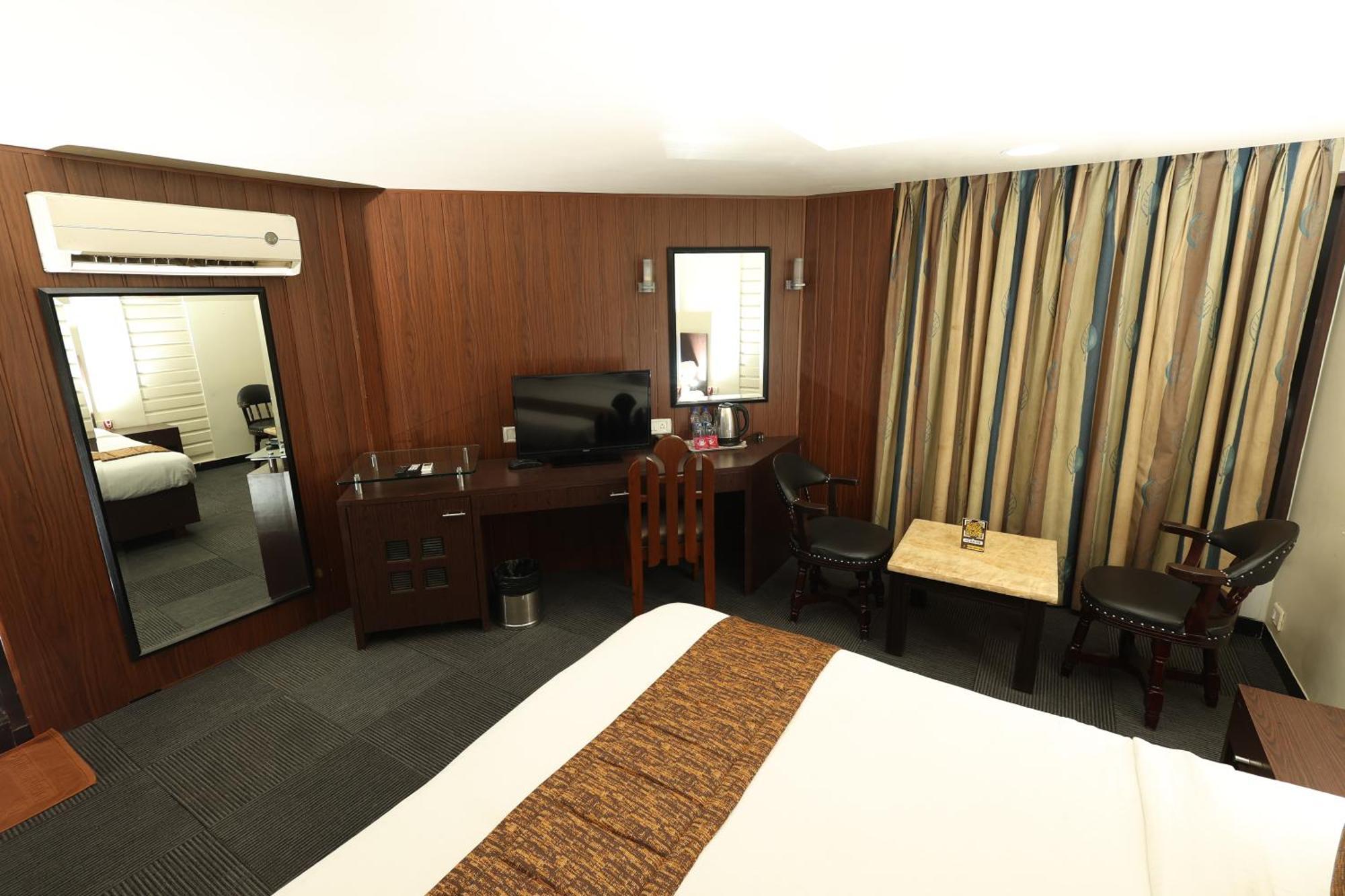Quaint Suites Hotel & Banquet Mumbai Bagian luar foto