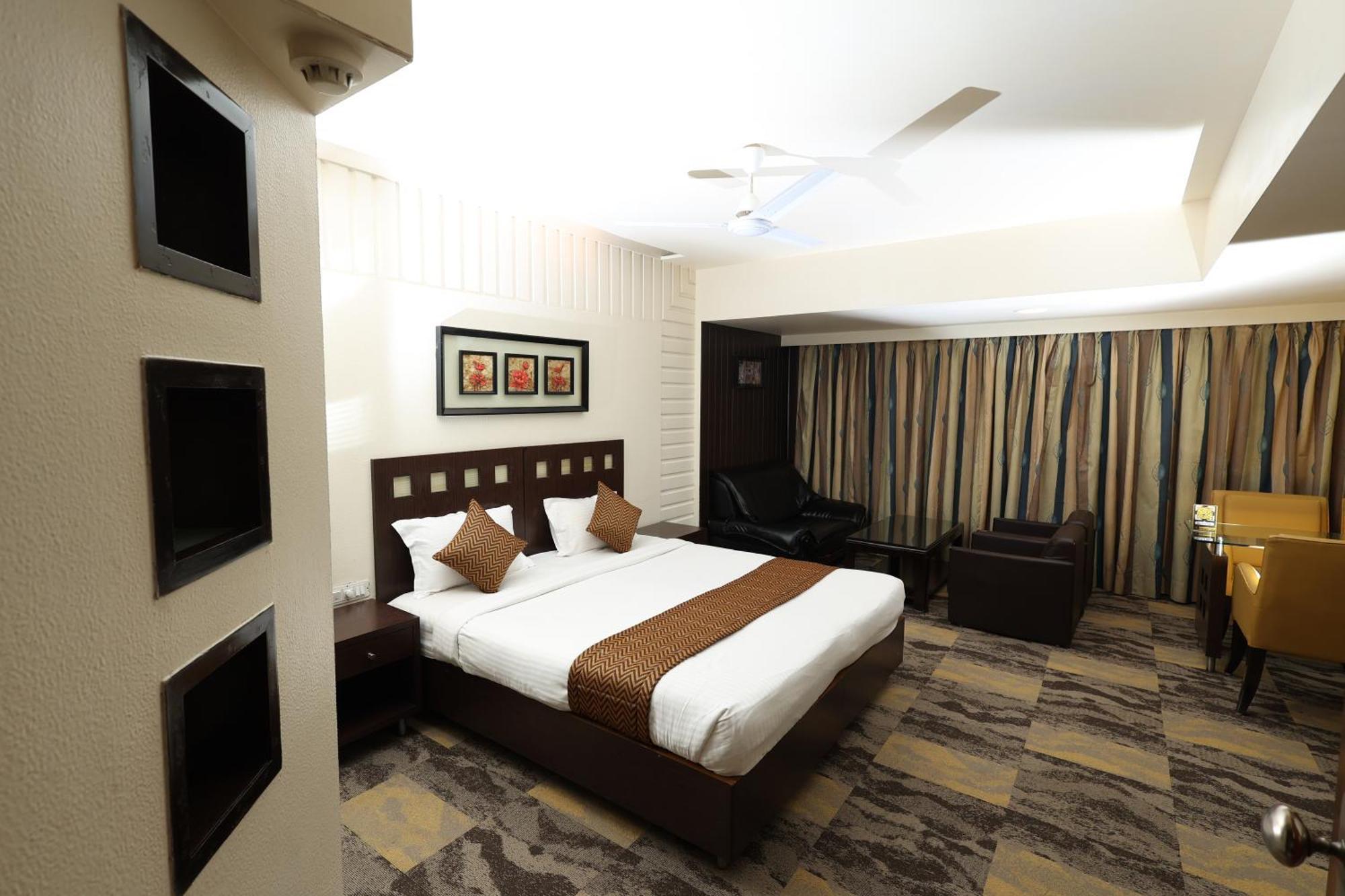 Quaint Suites Hotel & Banquet Mumbai Bagian luar foto