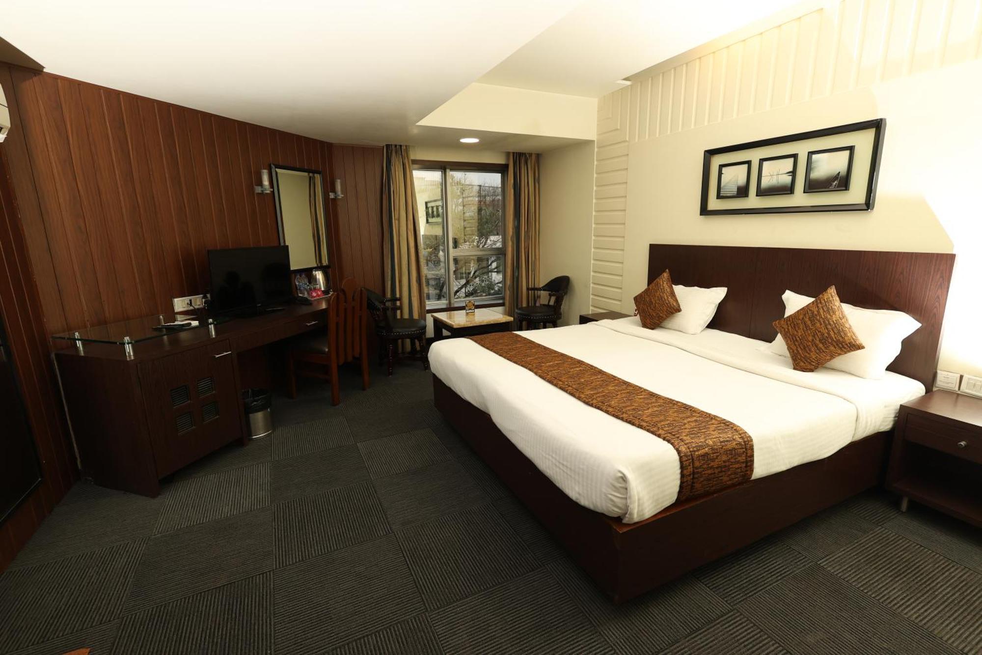 Quaint Suites Hotel & Banquet Mumbai Bagian luar foto