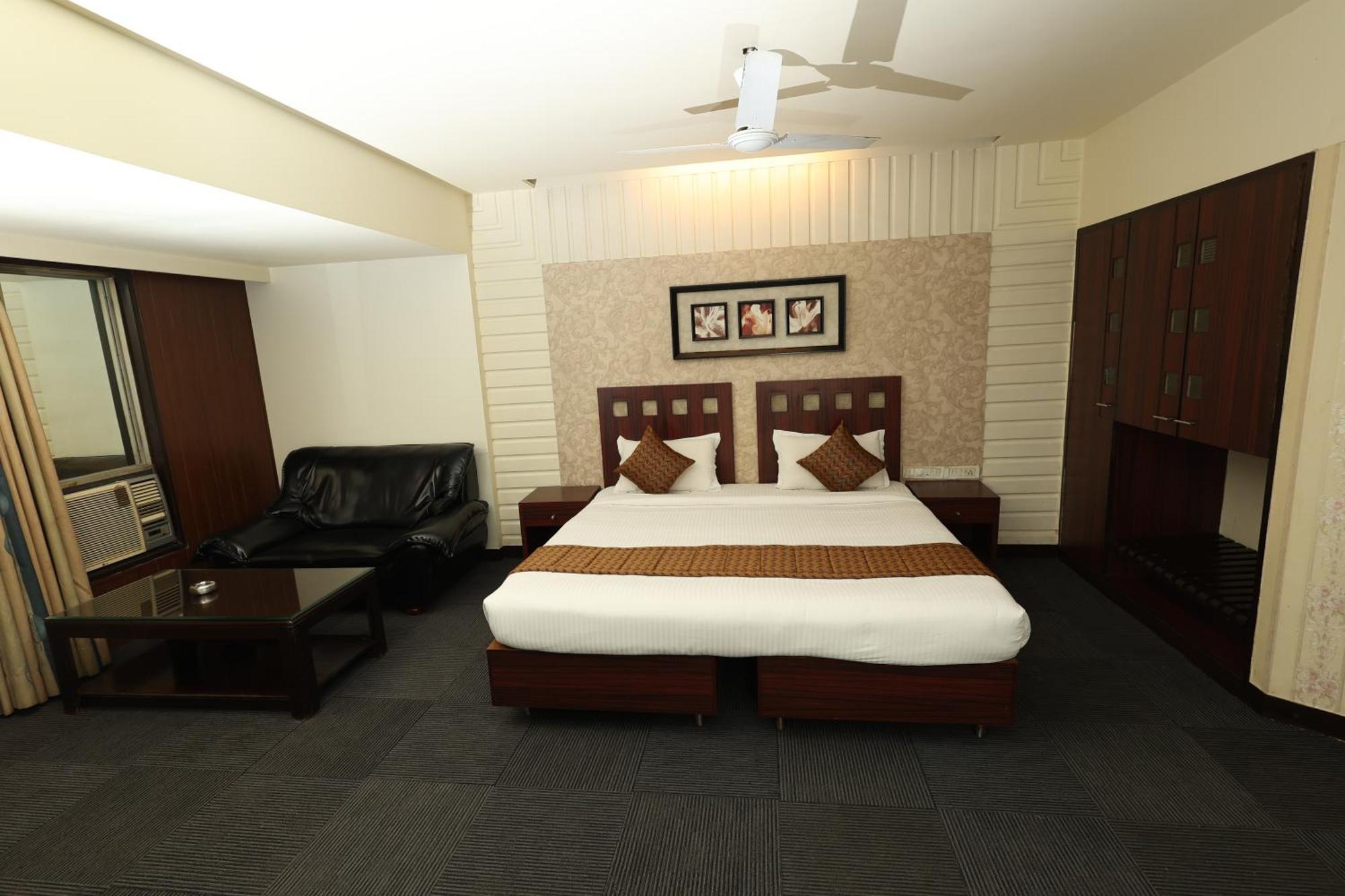 Quaint Suites Hotel & Banquet Mumbai Bagian luar foto