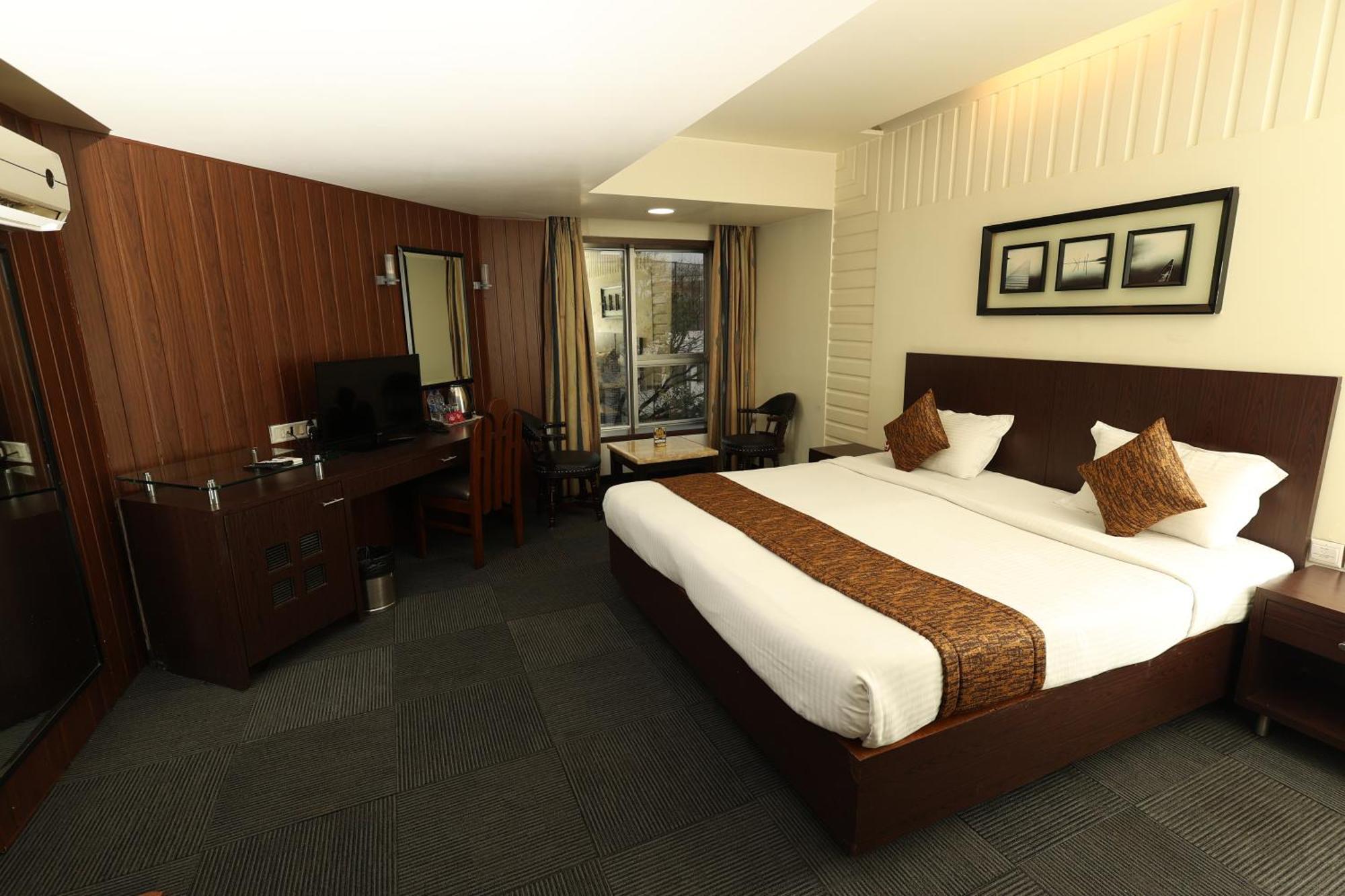 Quaint Suites Hotel & Banquet Mumbai Bagian luar foto