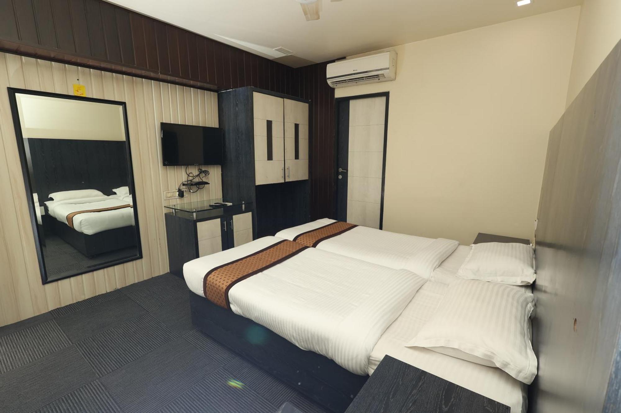 Quaint Suites Hotel & Banquet Mumbai Bagian luar foto