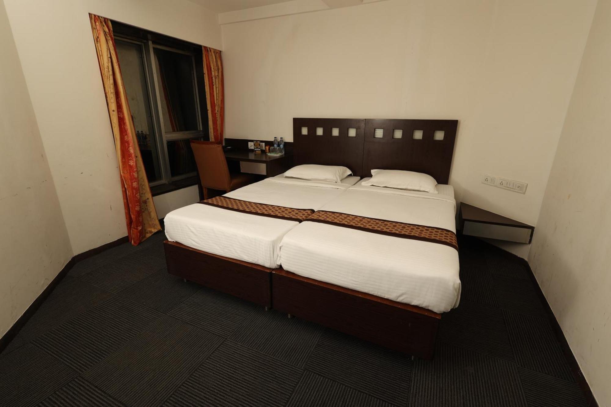 Quaint Suites Hotel & Banquet Mumbai Bagian luar foto
