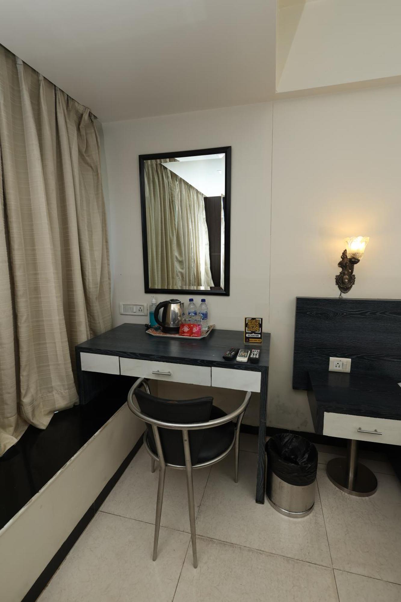 Quaint Suites Hotel & Banquet Mumbai Bagian luar foto