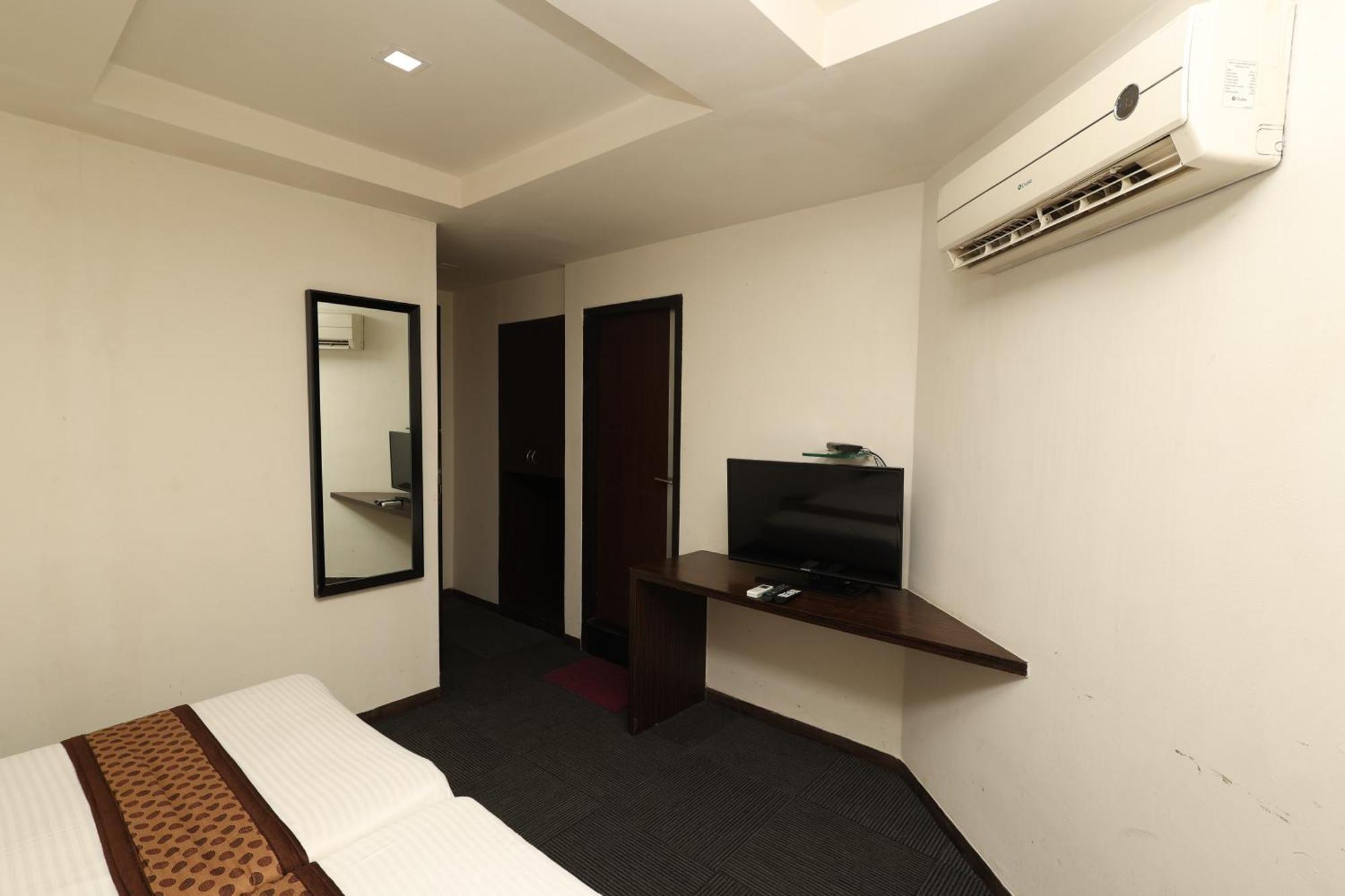 Quaint Suites Hotel & Banquet Mumbai Bagian luar foto