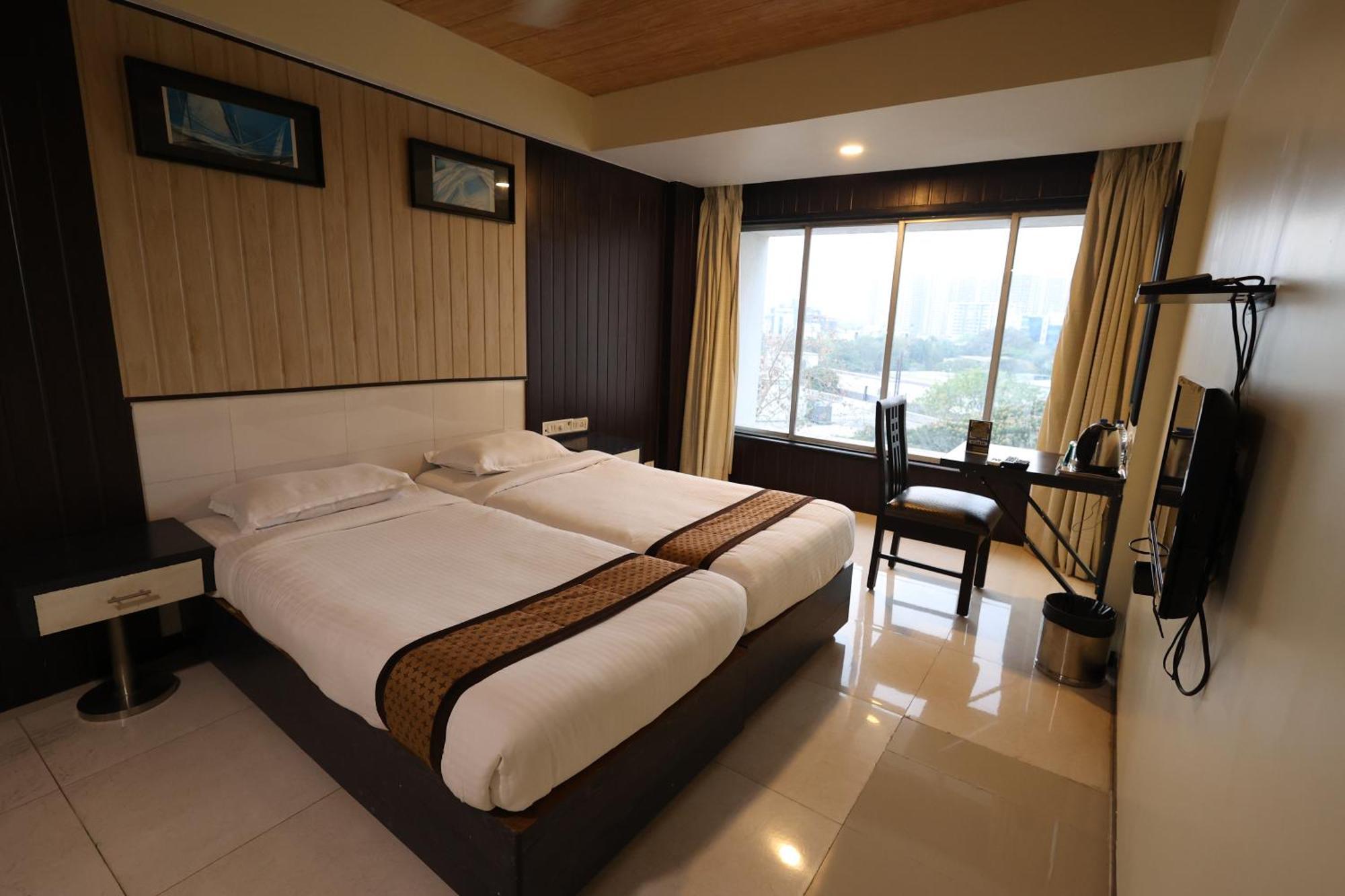 Quaint Suites Hotel & Banquet Mumbai Bagian luar foto