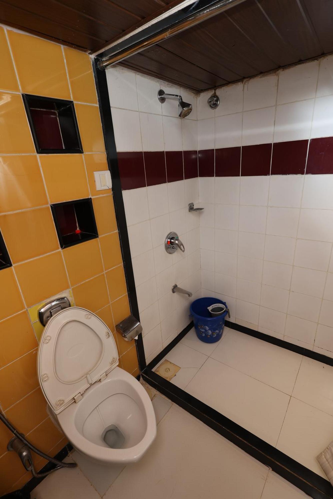 Quaint Suites Hotel & Banquet Mumbai Bagian luar foto