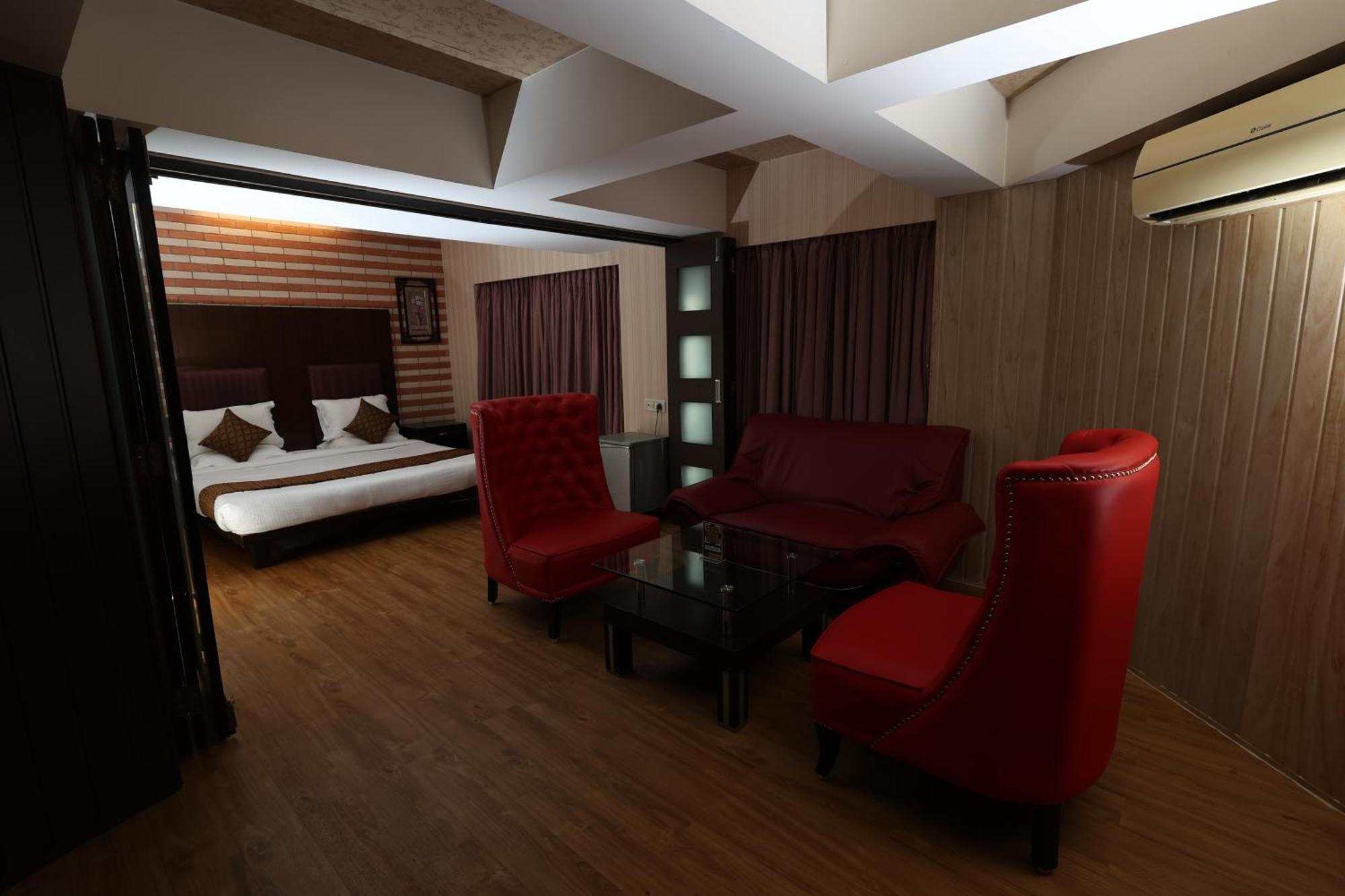 Quaint Suites Hotel & Banquet Mumbai Bagian luar foto