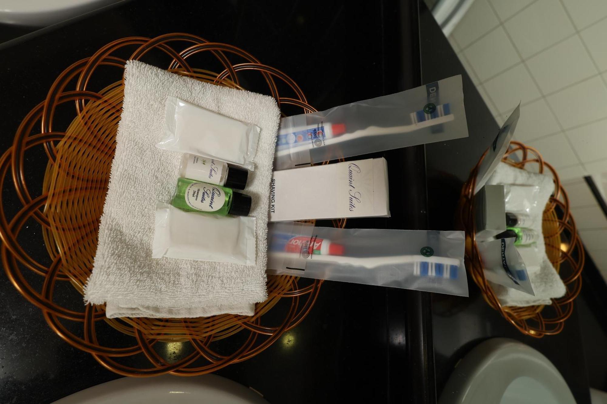 Quaint Suites Hotel & Banquet Mumbai Bagian luar foto